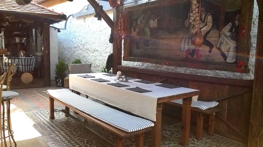 Penzion A Restauracia Toldi Galanta Ngoại thất bức ảnh