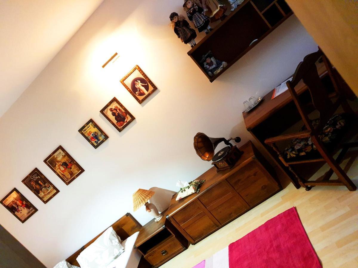 Penzion A Restauracia Toldi Galanta Ngoại thất bức ảnh